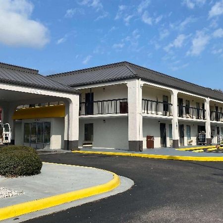 Days Inn By Wyndham Moss Point Pascagoula Экстерьер фото